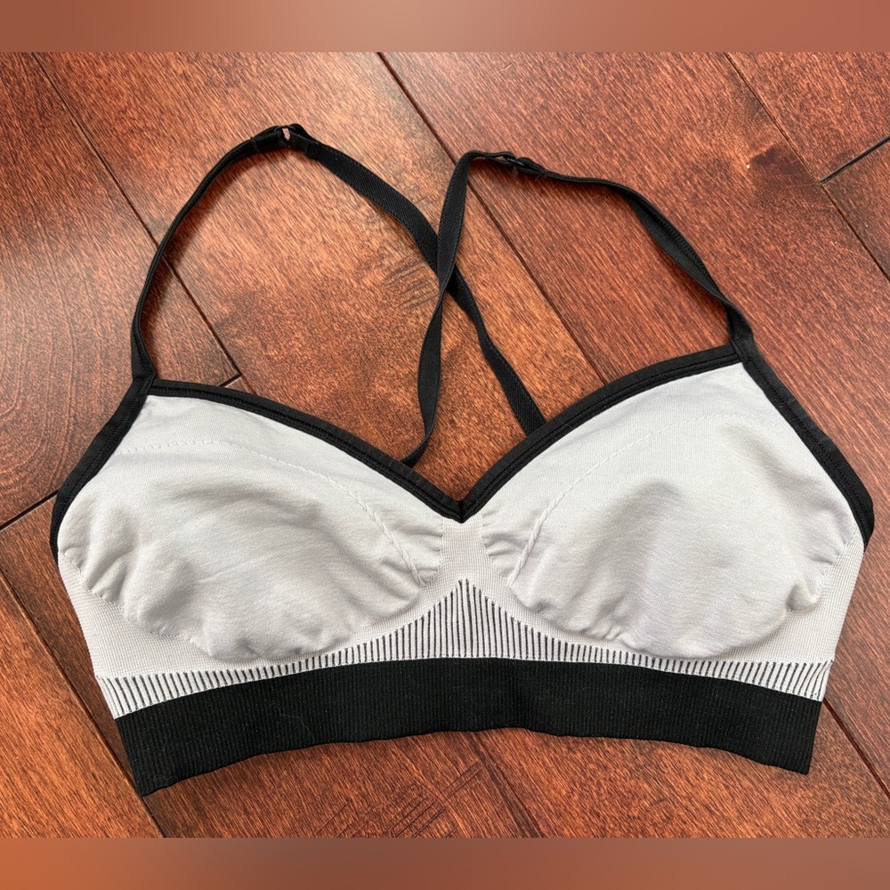 LULULEMON Black and Gray Sports Bra sz 4